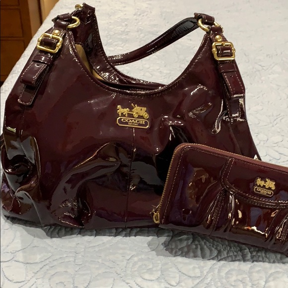 Purple Patent Leather Coach Purse w/ Wallet
